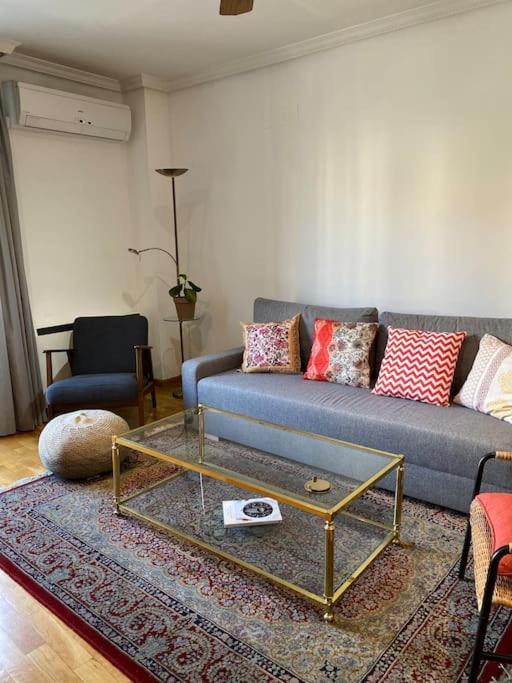 Lovely 2 Bedrooms Apartment Main Square 플라센시아 외부 사진