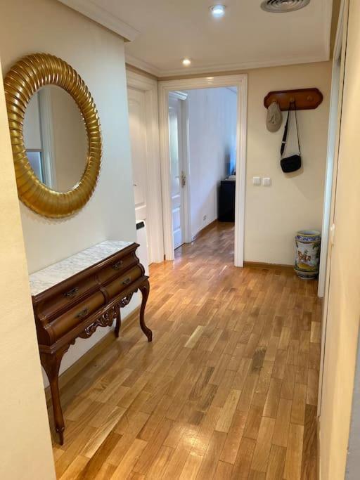 Lovely 2 Bedrooms Apartment Main Square 플라센시아 외부 사진