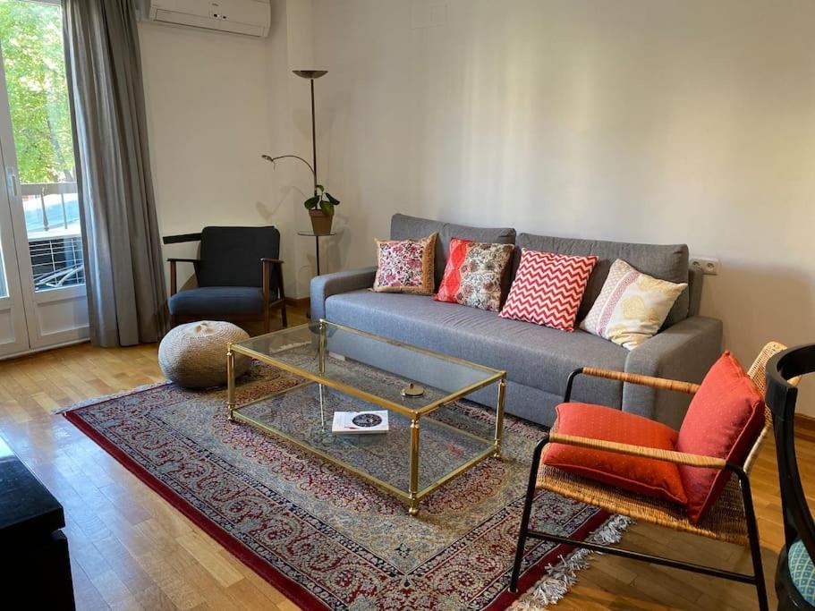 Lovely 2 Bedrooms Apartment Main Square 플라센시아 외부 사진